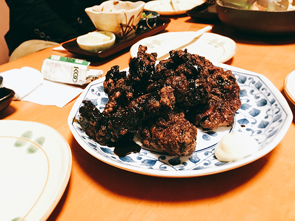 誰がとってもおいしそうに撮れない黒から揚げ(笑)